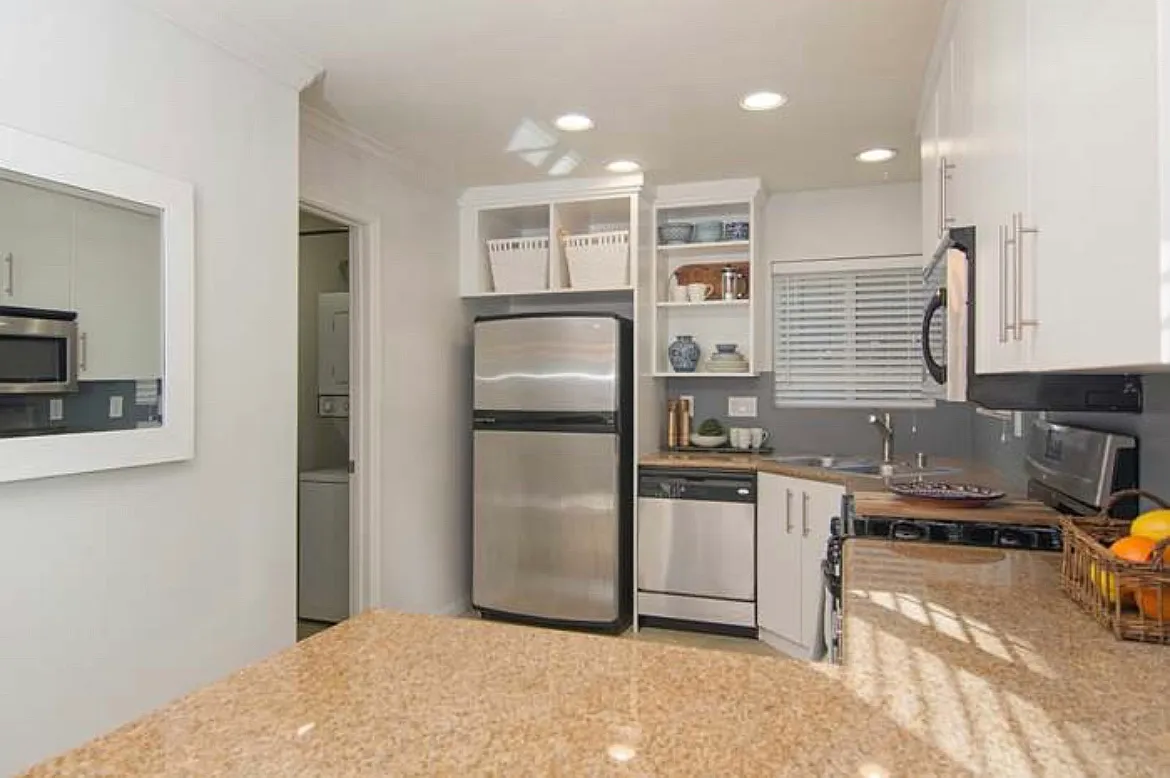 2 bed, 1089 sqft, $3,200 — Photo 4