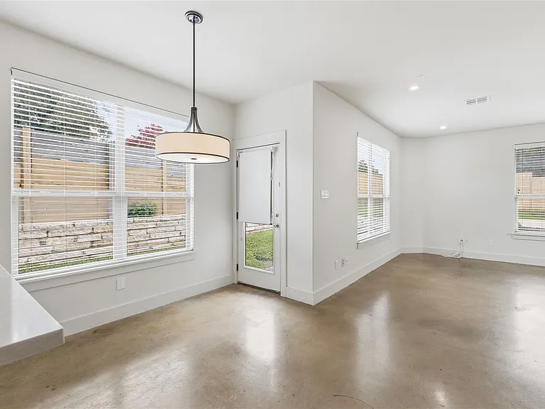4124 Valley View Rd #4B — Photo 3