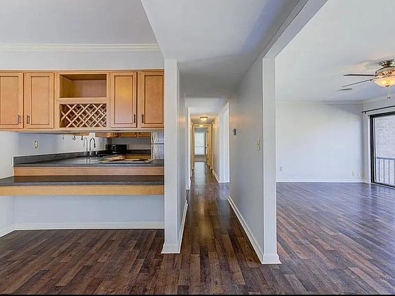 5th image of 1860 Poplar Woods Cir W