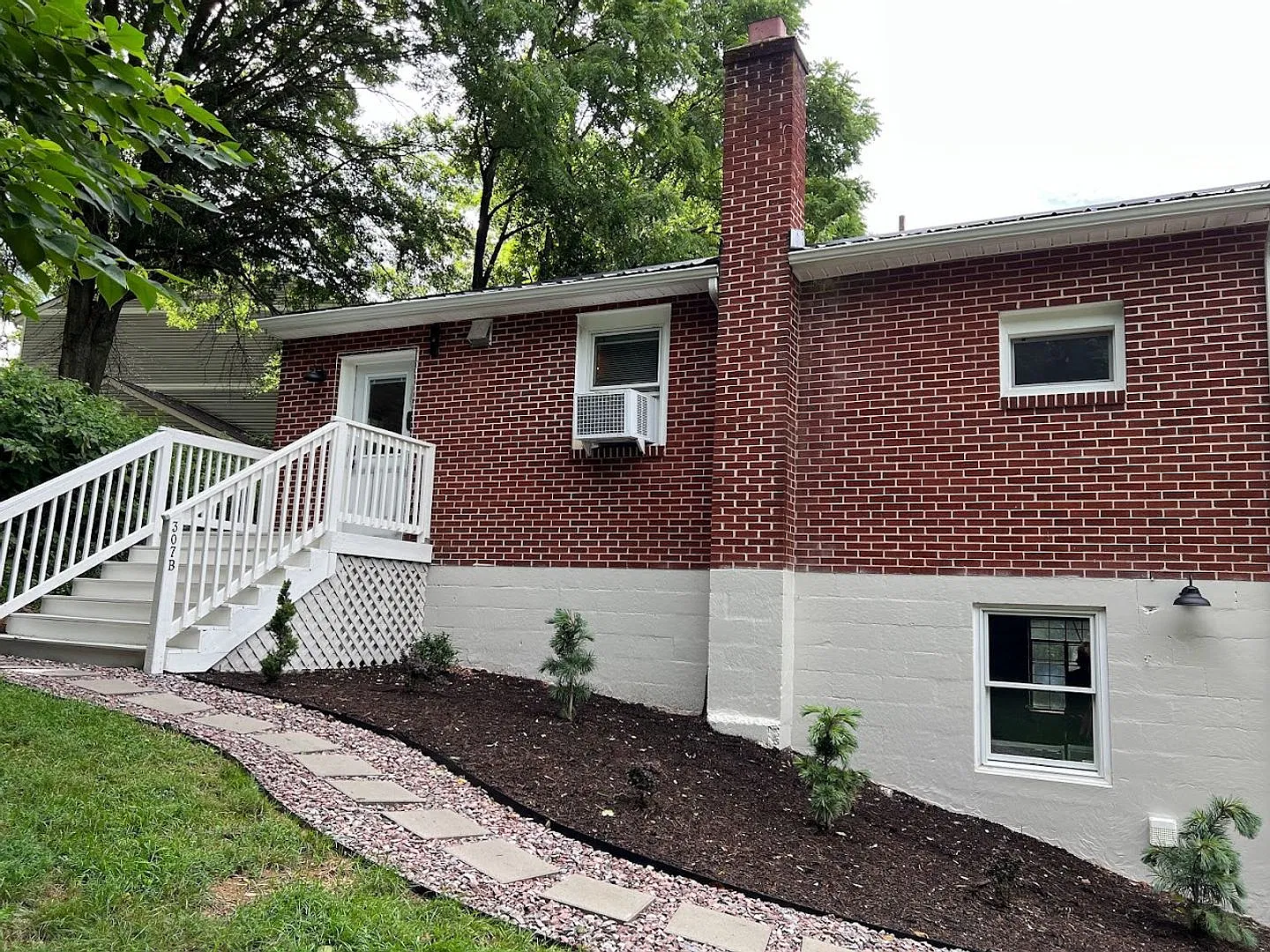 2 Bedroom, 1 Bath House — Photo 1