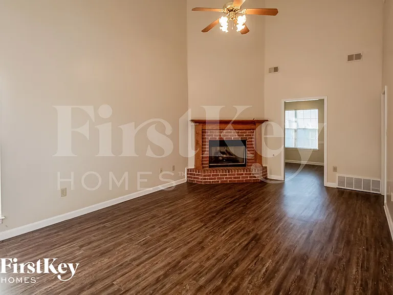 7435 Bridle Cv — Photo 4