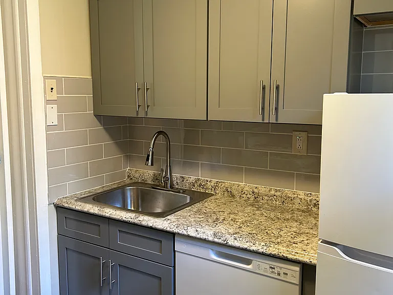 4605 Springfield Ave #1R — Photo 14