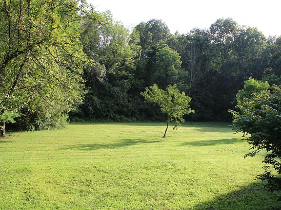 4th image of 33 Woody Knoll Dr