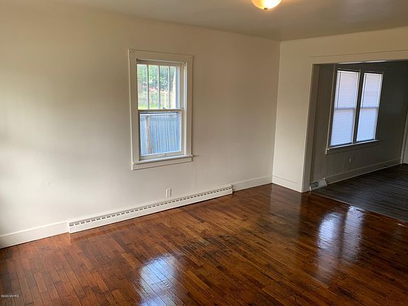 3rd image of 2346 W Sherman Blvd