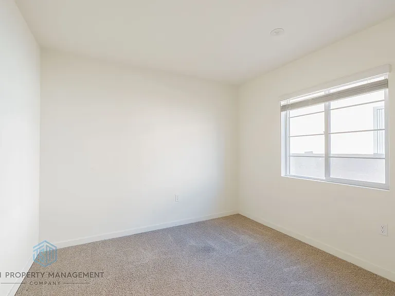 16040 Olivas Ln — Photo 9