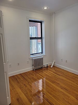 5th image of 212 W 17th St APT 2B