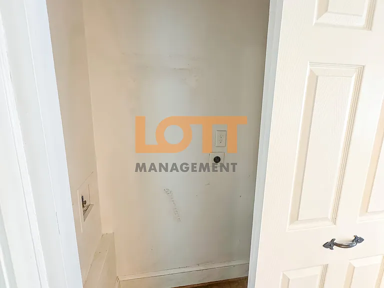 110 Pleasant Ridge Ave — Photo 11