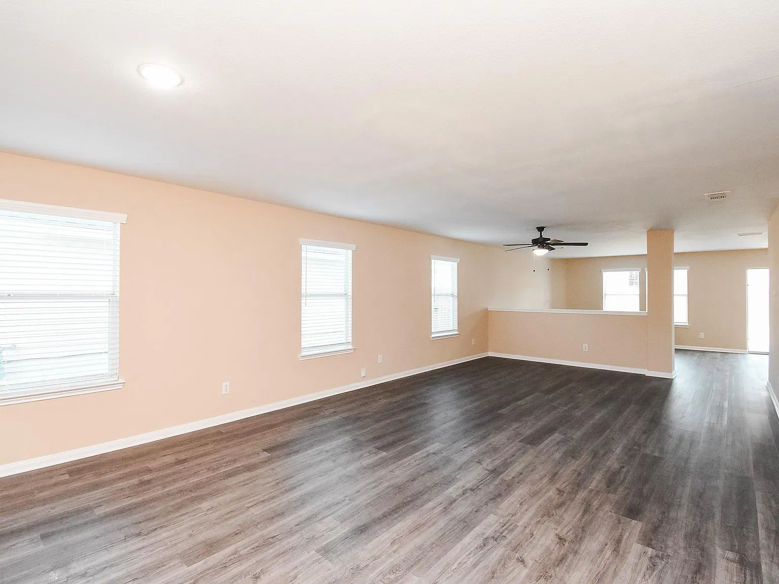 4 bed, 3.0 bath, 2940 sqft, $2,250 — Photo 3