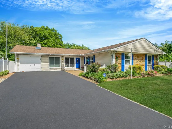 5 Tawny Pass, South Setauket, NY 11720