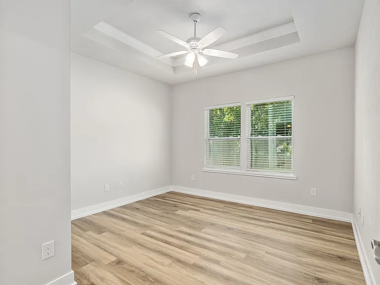 420 NW 1st St — Photo 18