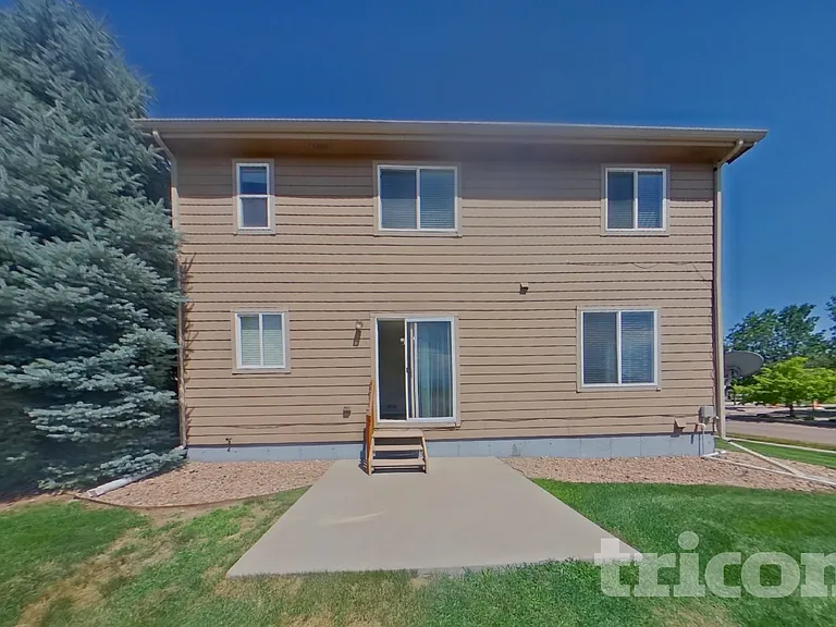 2728 Sierra Springs Dr — Photo 15