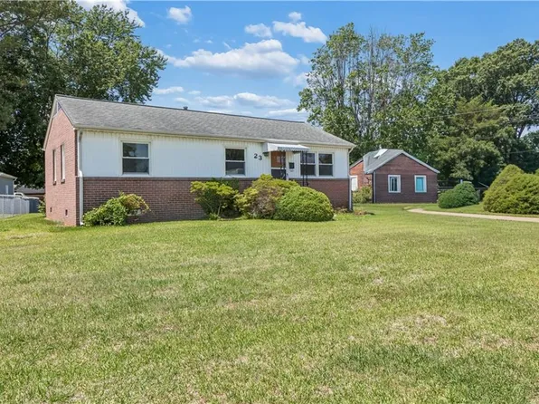 23 Berkley Dr, Hampton, VA 23663