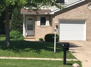 1509 Sturdy Rd, Valparaiso, IN 46383