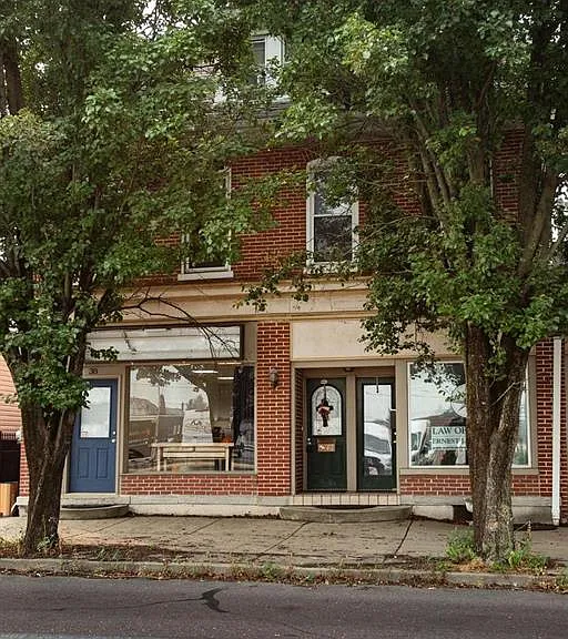 40 W Main St — Photo 2