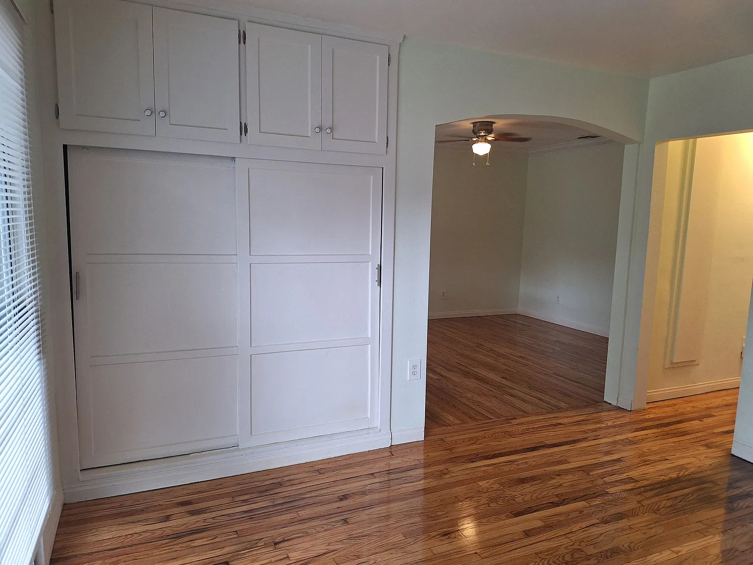 1 bed, 750 sqft, $2,300 — Photo 3