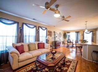 8316 Grand Trevi Dr, Louisville, KY 40228