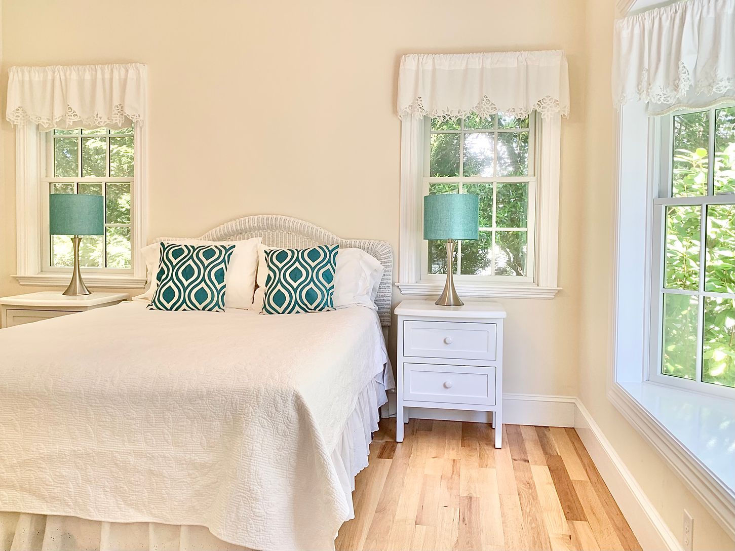  First floor queen room with private bathroom