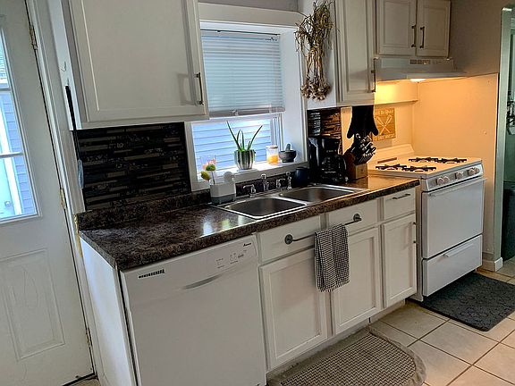4th image of 2113 Luwanna Dr