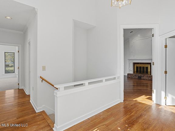 5th image of 545 Pawnee Way