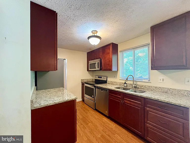8112 Parkdale Ct — Photo 11