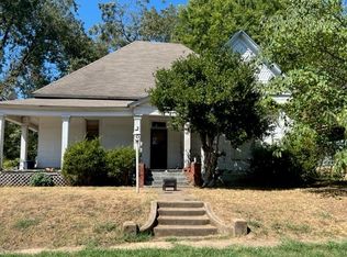 360 3rd St SW, Paris, TX 75460