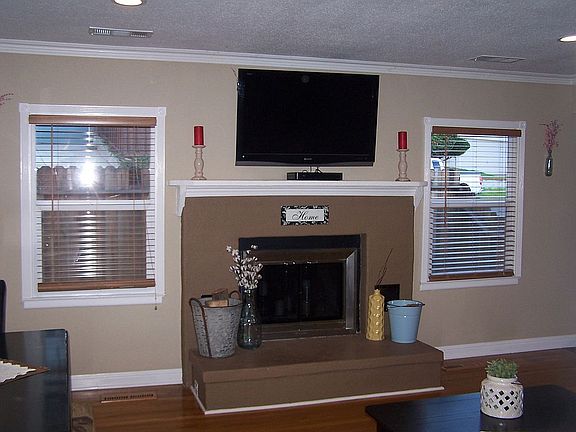 4th image of 3701 Serrano St