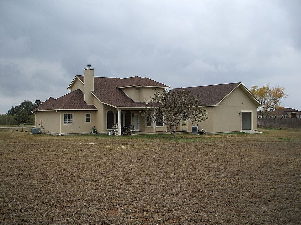 2nd image of 16015 Lake Crest Dr