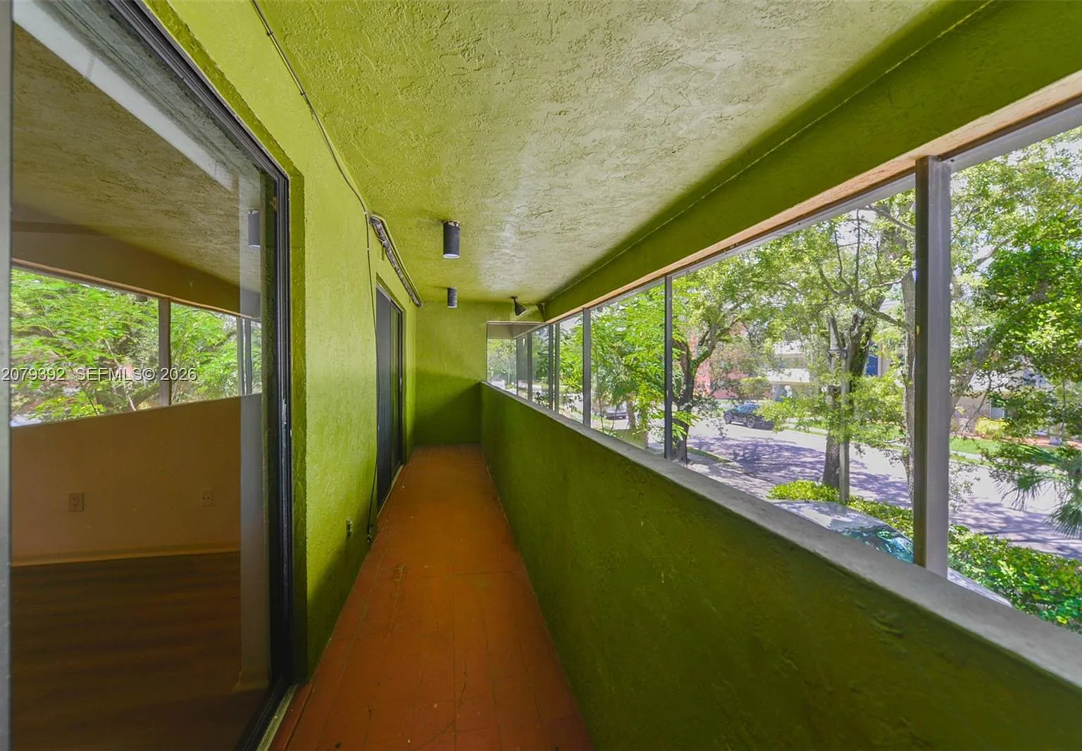 Treetop Towers Condo — Photo 3