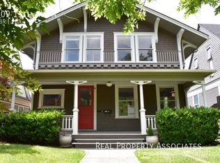 809 15th Ave #A, Seattle, WA 98122
