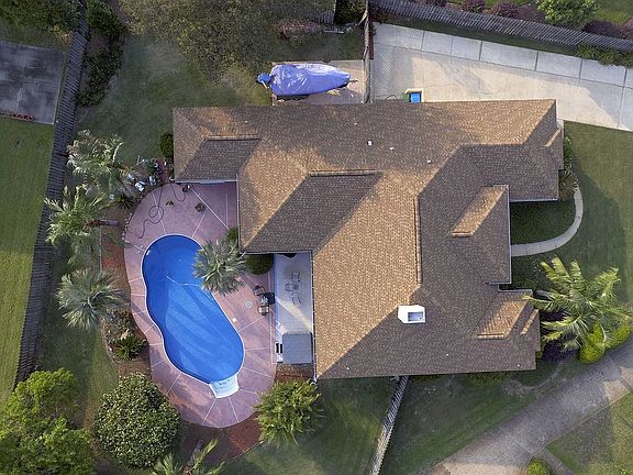 Luxury-50 Yr Roof (110 mph) 