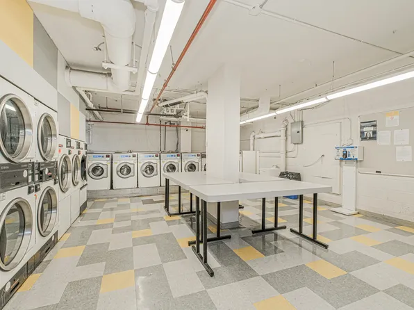 2630 Cropsey Avenue image 21 of 21