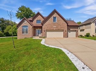 10S372 Tim Ct, Willowbrook, IL 60527