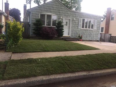 1422 James St, Elmont, NY, 11003