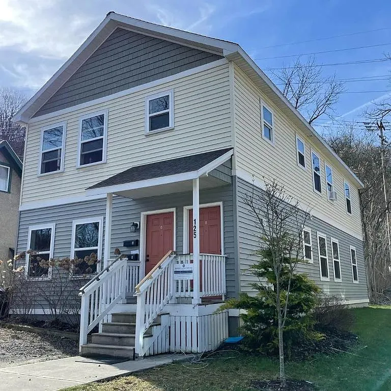 1 bed, 2304 sqft, $700 — Photo 1