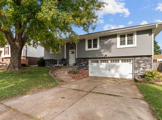 5807 Fillmore St, Davenport, IA 52806