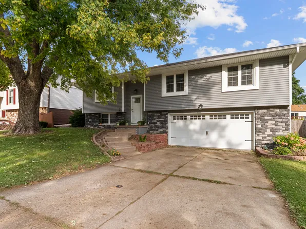 5807 Fillmore St, Davenport, IA 52806