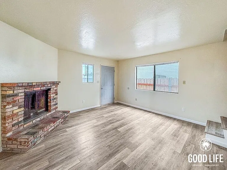 4379 McClintock St #B — Photo 5