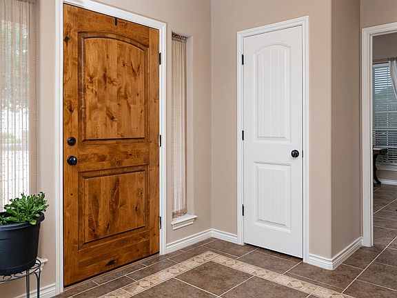 4th image of 2510 Rogers Cir