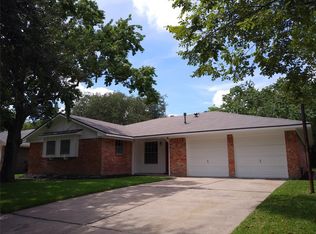 2906 Shady Creek Dr, Pearland, TX 77581