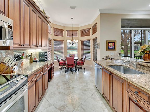 5th image of 10862 Summerville Way