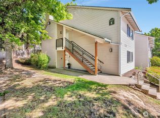 4231 NE 5th St APT E101, Renton, WA 98059