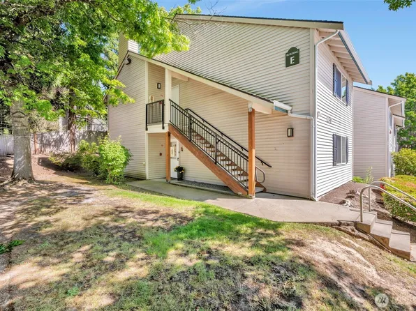 4231 NE 5th Street #E101, Renton, WA 98059