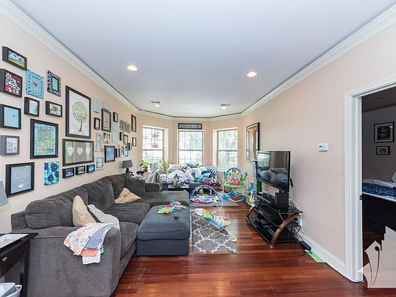 4th image of 1706 W Farwell Ave #X3