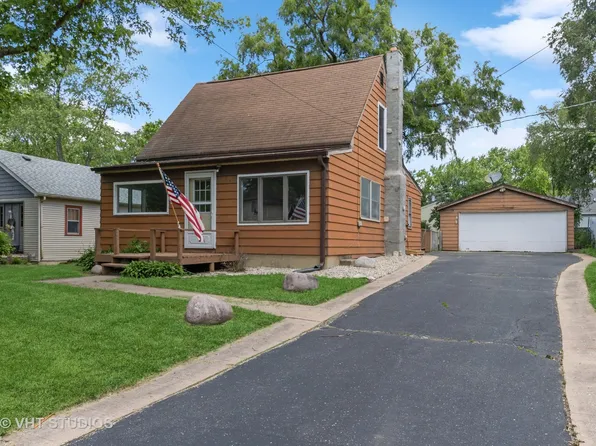 314 Richard Ct, Island Lake, IL 60042