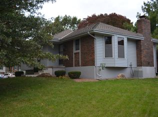 701 SE Diamond Ct, Blue Springs, MO 64014