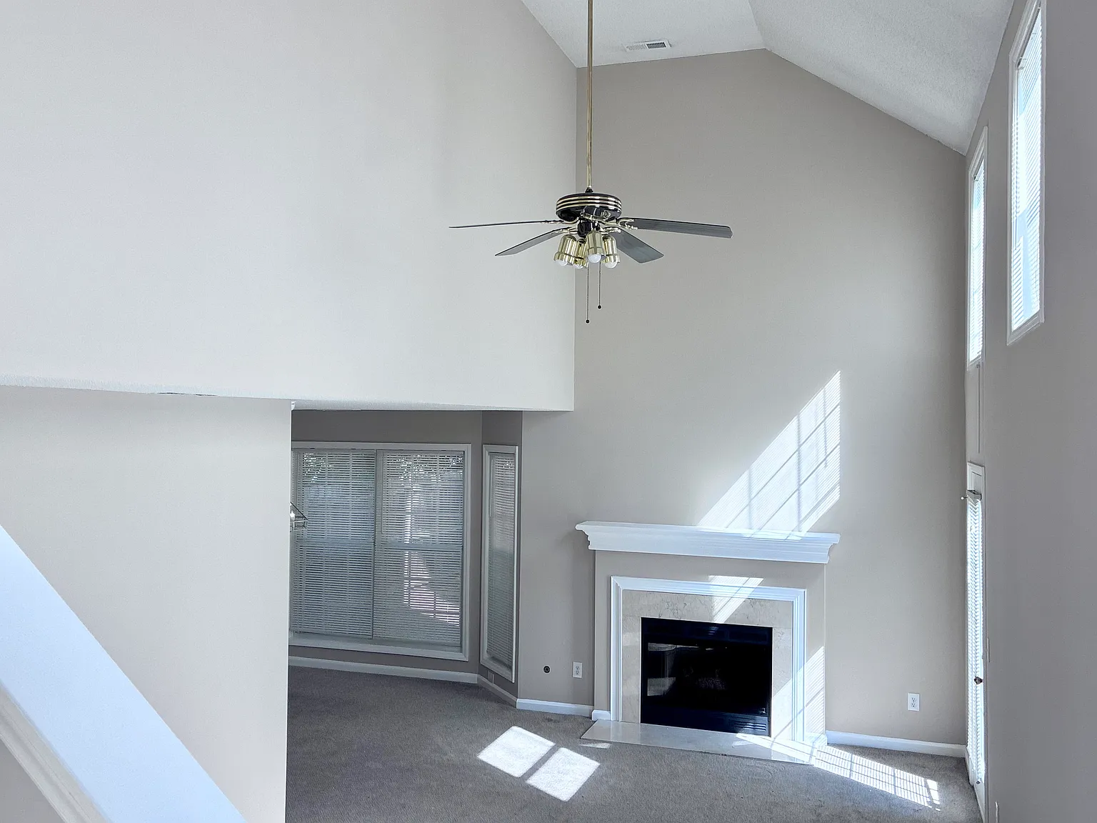 3 bed, 2.5 bath, 1438 sqft, $1,795 — Photo 4