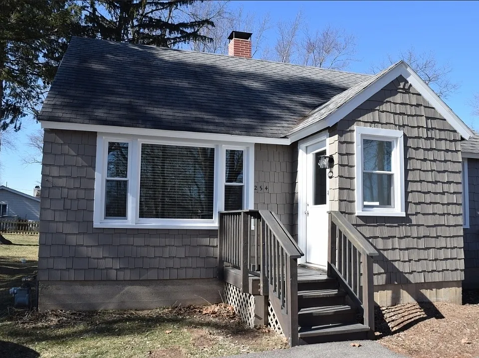 254 W Main St