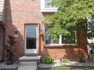 18850 Jamestown Cir, Northville, MI 48168