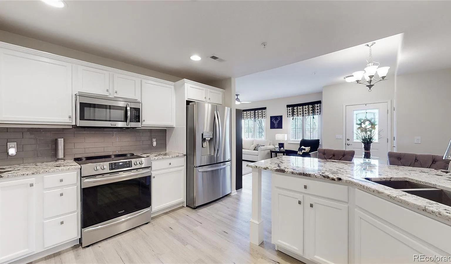 Legacy Villas Condos — Photo 3