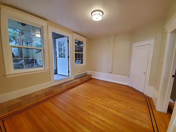 2nd image of 1404 Lyon St